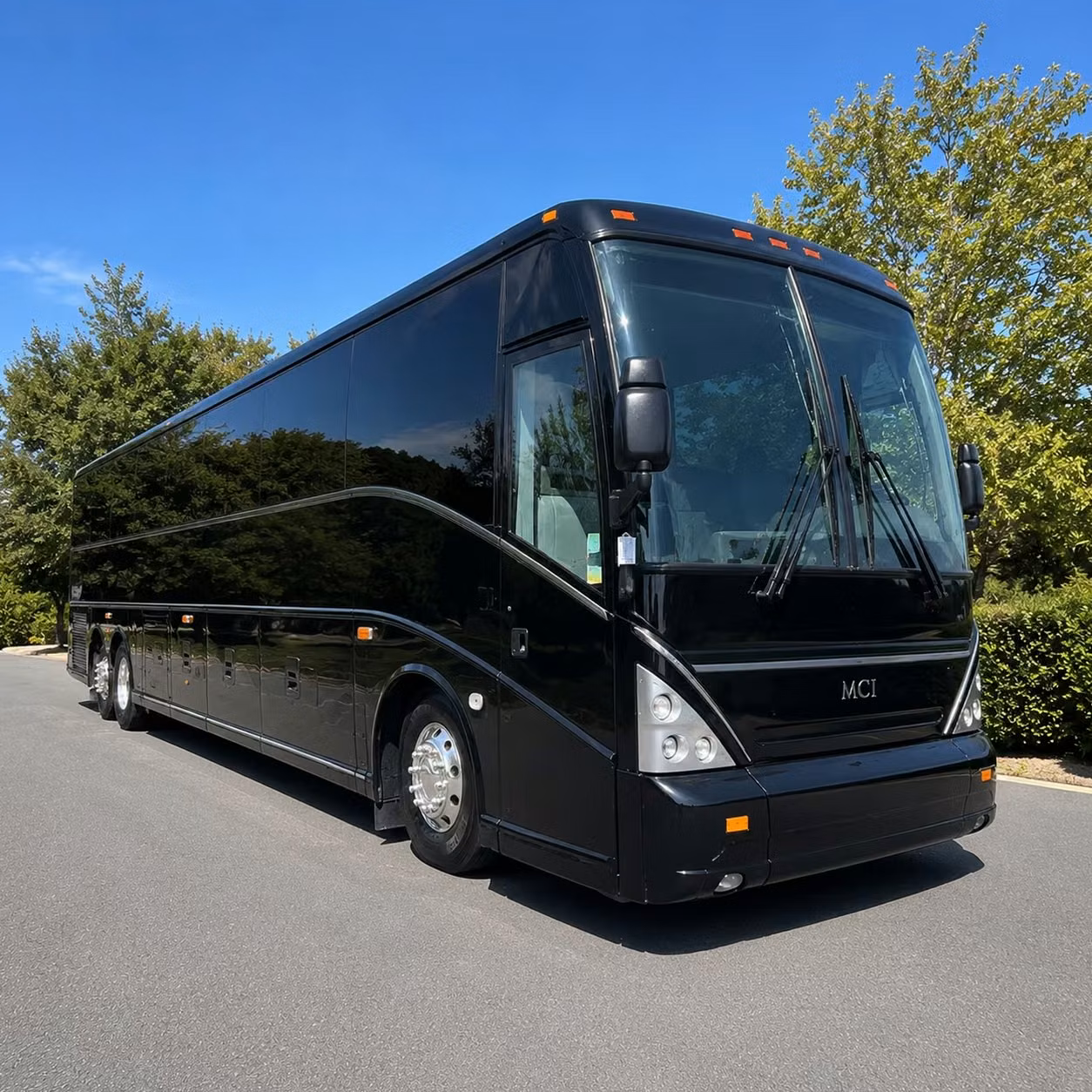 charter buses for plano corporate campus tours and recruiting events