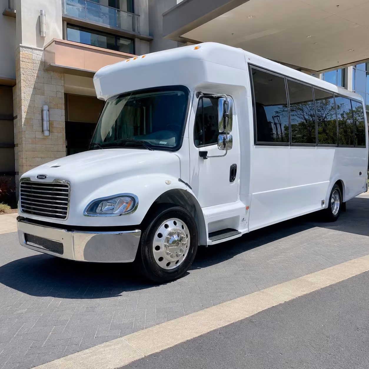 minibus rentals for smaller concert groups heading to the bomb factory or house of blues dallas